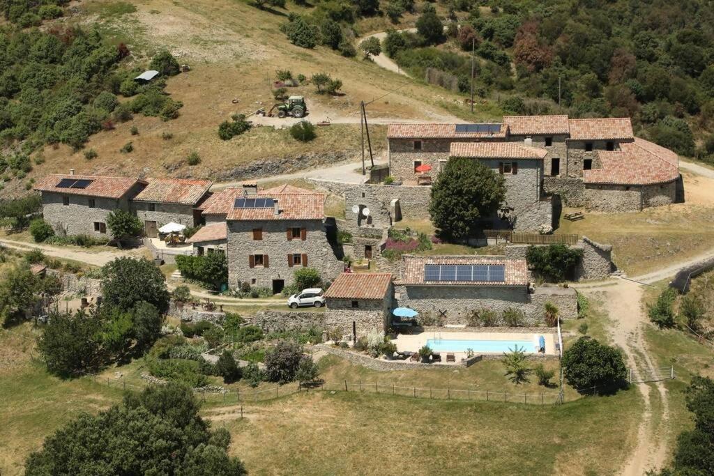 Rouretord Hirondelle Villa Gilhac-et-Bruzac Bagian luar foto